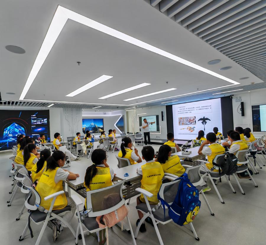 生态讲座《观鸟趣谈》