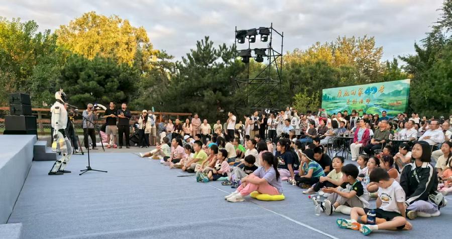 天宫机器人讲述麋鹿保护故事