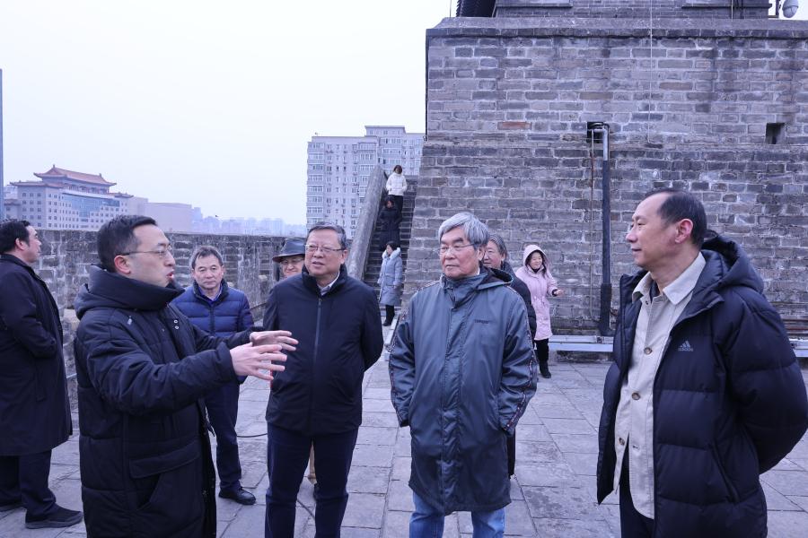 图1:现场实地考察